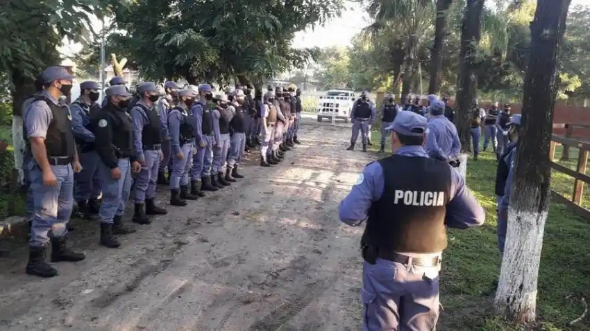 Tras un raid delictivo con arma de fuego en tres barrios, dos sujetos fueron detenidos