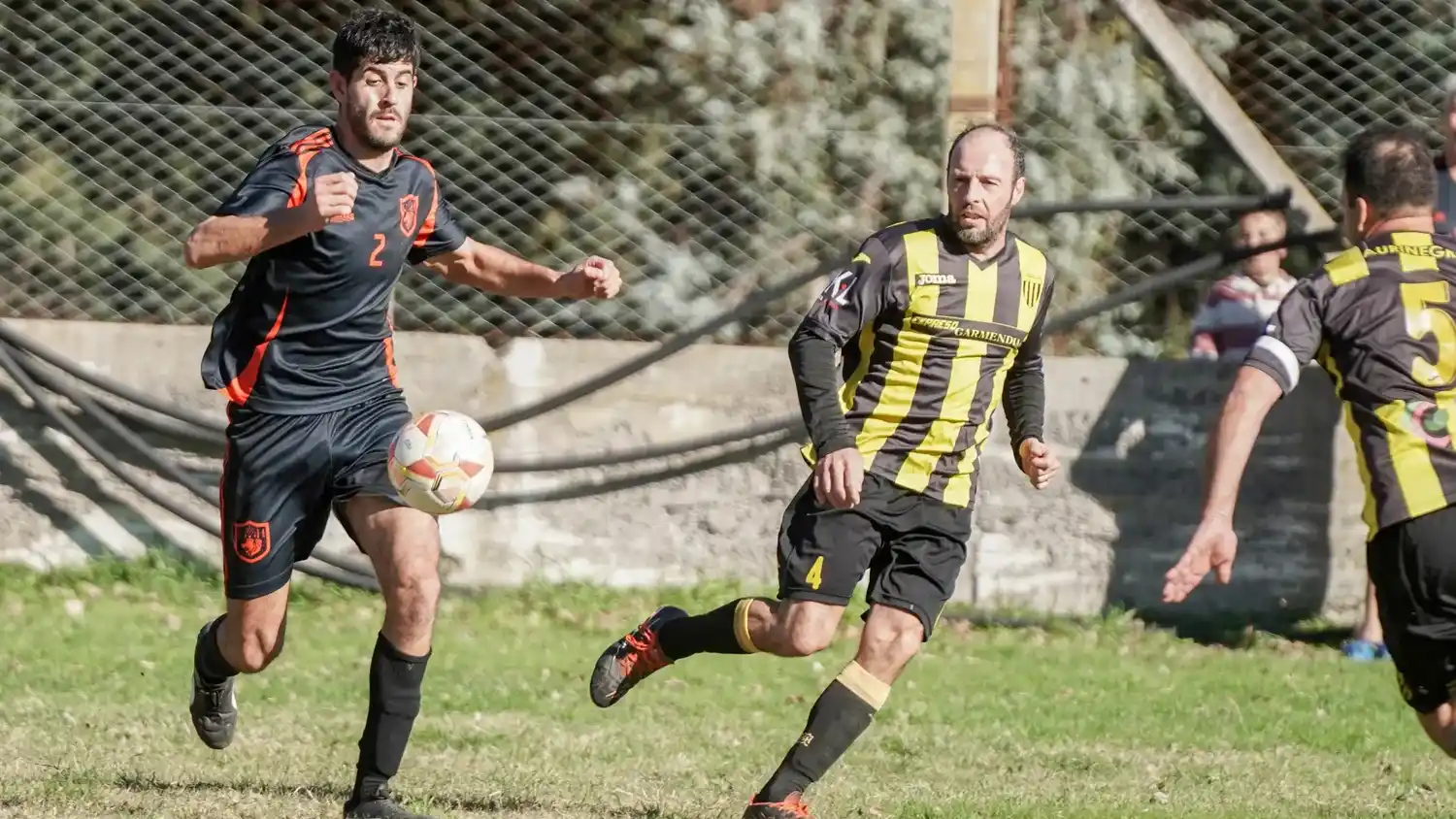 FC Holanda se quedó con un partidazo frente a Jorge Newbery