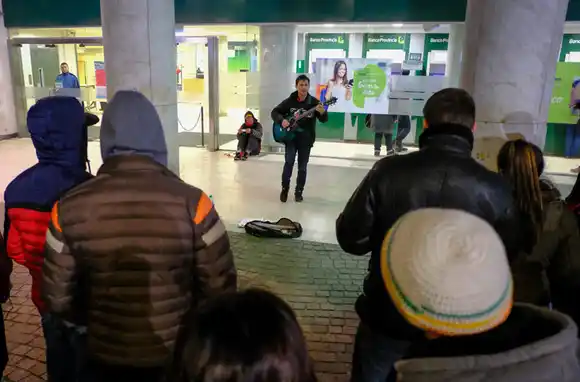 Quieren erradicar a los artistas callejeros de la Peatonal San Martín