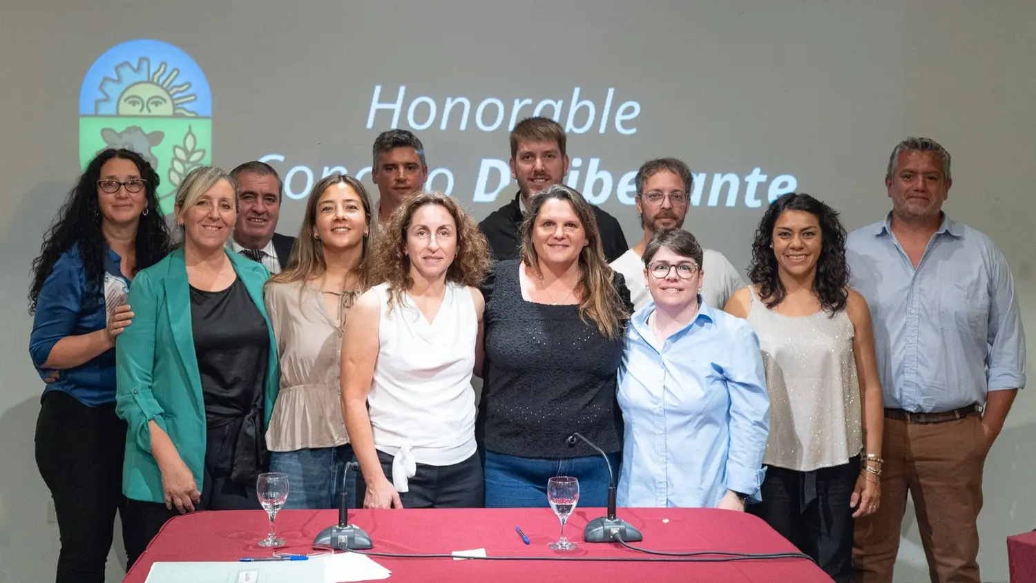 El Concejo Deliberante está conformado por seis ediles de la UCR y cuatro de Renovación/Fuerza Patria