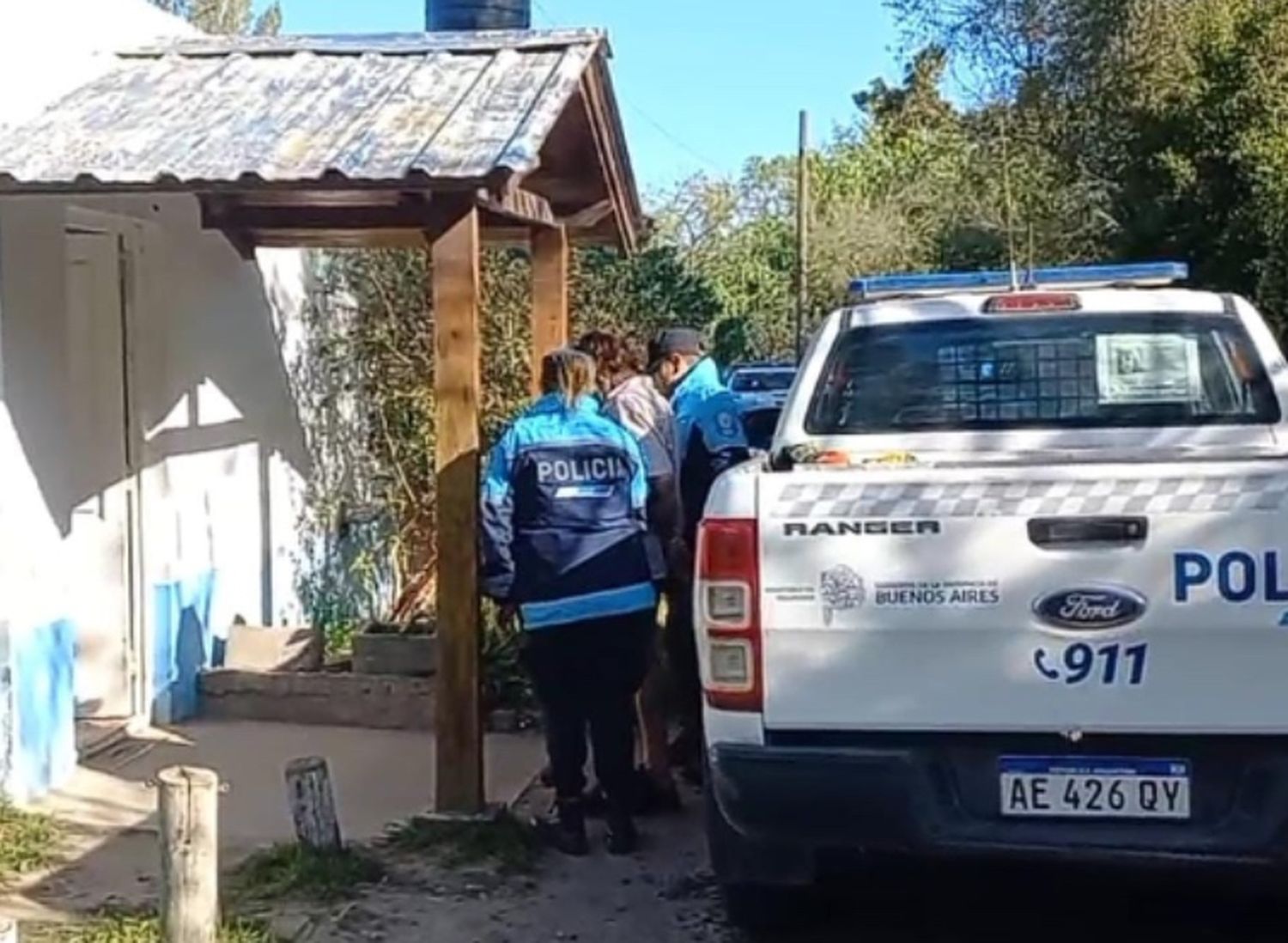 Con explosivos caseros amenazó con incendiar una casa