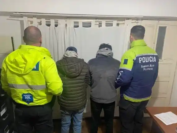 Fueron puestos a disposición de la Justicia por “Robo en grado de tentativa agravado por efracción”.