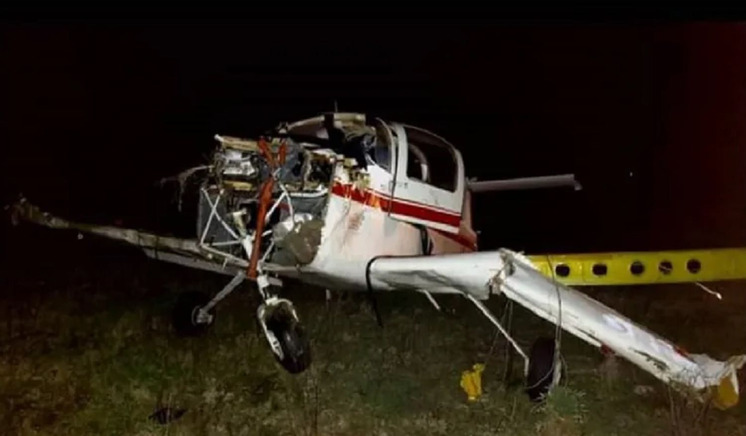 Un joven sobrevivió a un accidente cuando probaba una avioneta