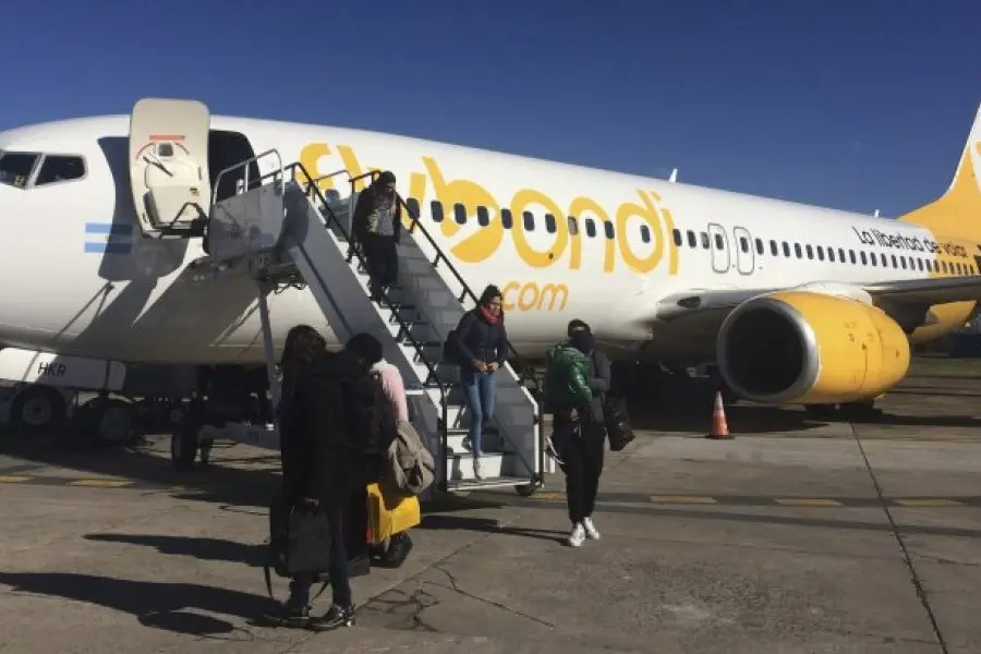 Vuelos cancelados y miles de pasajeros afectados por una restricción del Gobierno a Flybondi