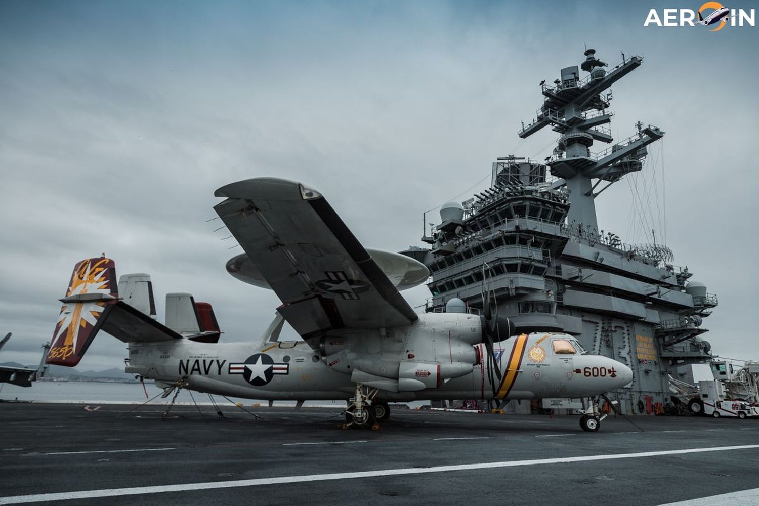 Conociendo el portaaviones nuclear USS George Washington durante su paso por Sudamérica