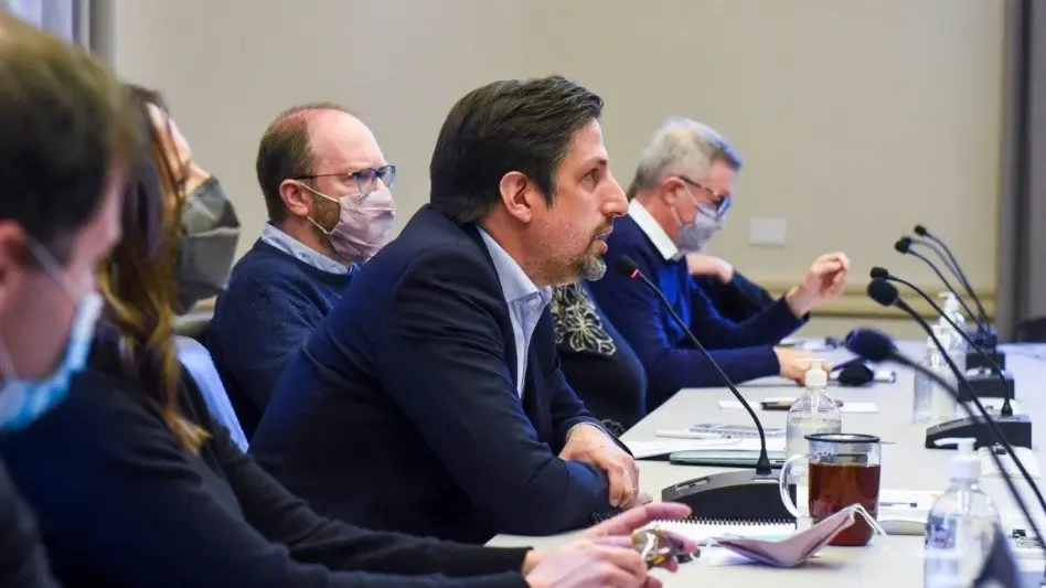 Trotta se reunió con especialistas para definir medidas para incrementar la presencialidad