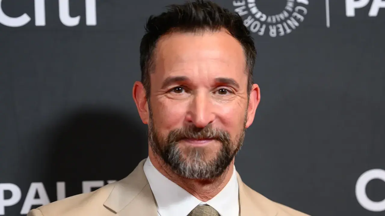 Noah Wyle fue elegido como el hombre más sexy del año por la revista People