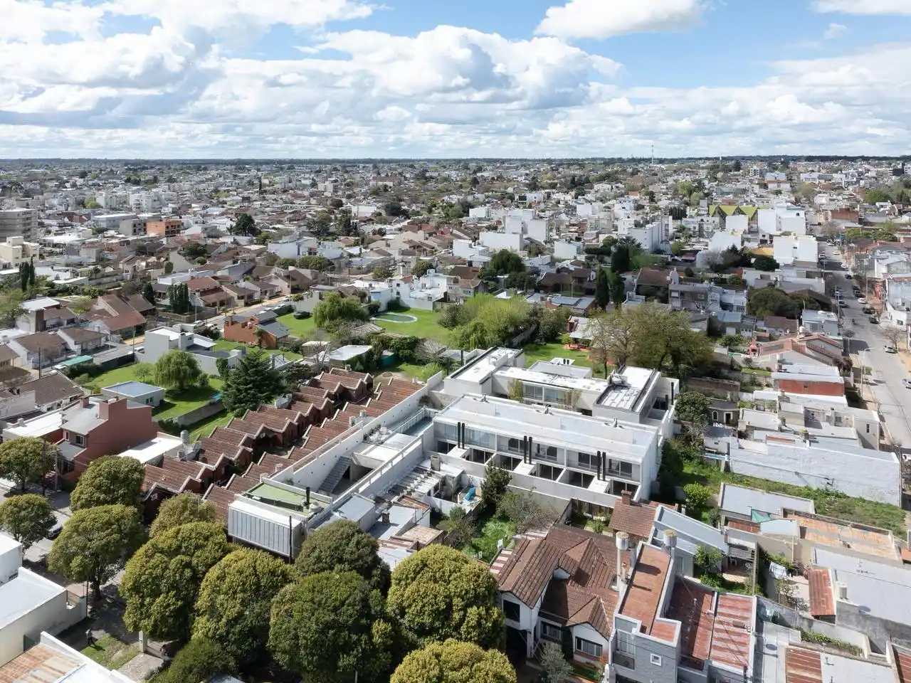 Proyecto “Housing – Conjunto residencial de 12 viviendas en Tandil”.