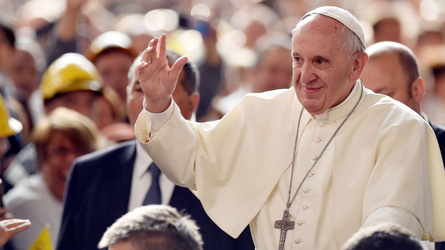El Papa Francisco sigue en estado crítico y pasó "una buena noche", según el último parte médico del Vaticano