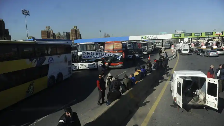 Después de seis horas, se levantó el corte en la autopista a Buenos Aires