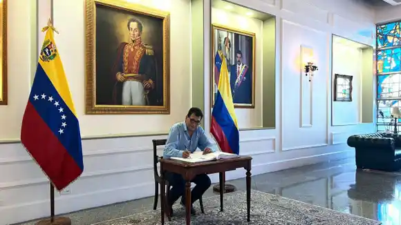 NUEVA ETAPA EN LAS RELACIONES: Milton Rengifo, embajador de Colombia, ya se encuentra en Venezuela