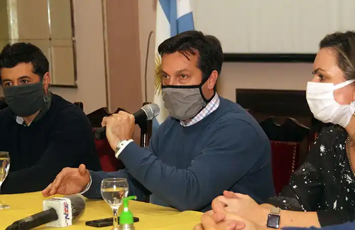 Doce nuevos casos y la ciudad queda paralizada por tiempo indeterminado