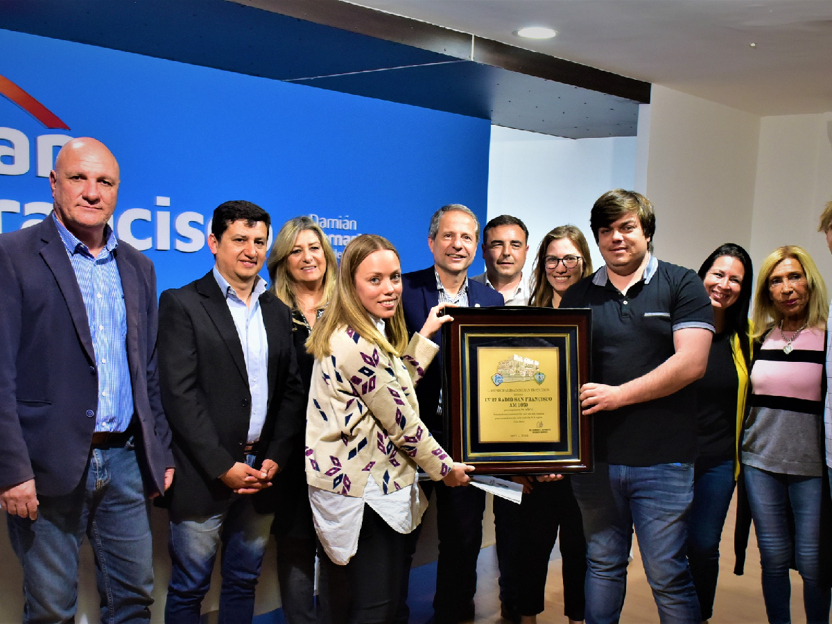 Entregaron distinción por los 50 años de trayectoria de  la AM 1050 Radio San Francisco      
