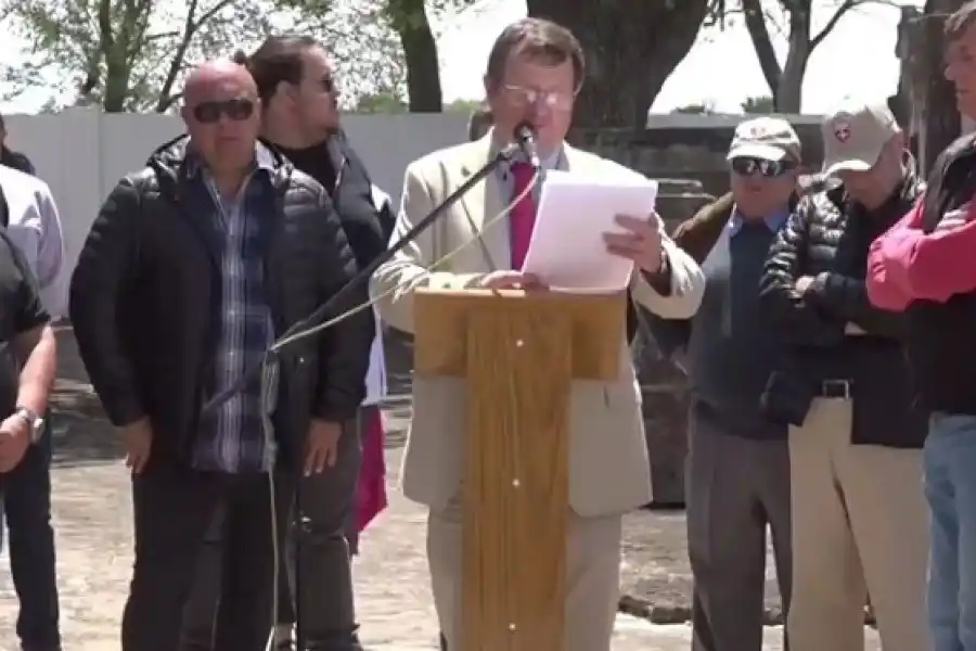 Las cenizas de Carlos Pairetti descansan en Plaza Clucellas: "Él eligió su morada final"