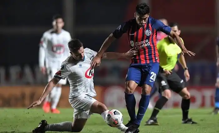 Huachipato sorprendió a San Lorenzo y se impuso en el Nuevo Gasómetro