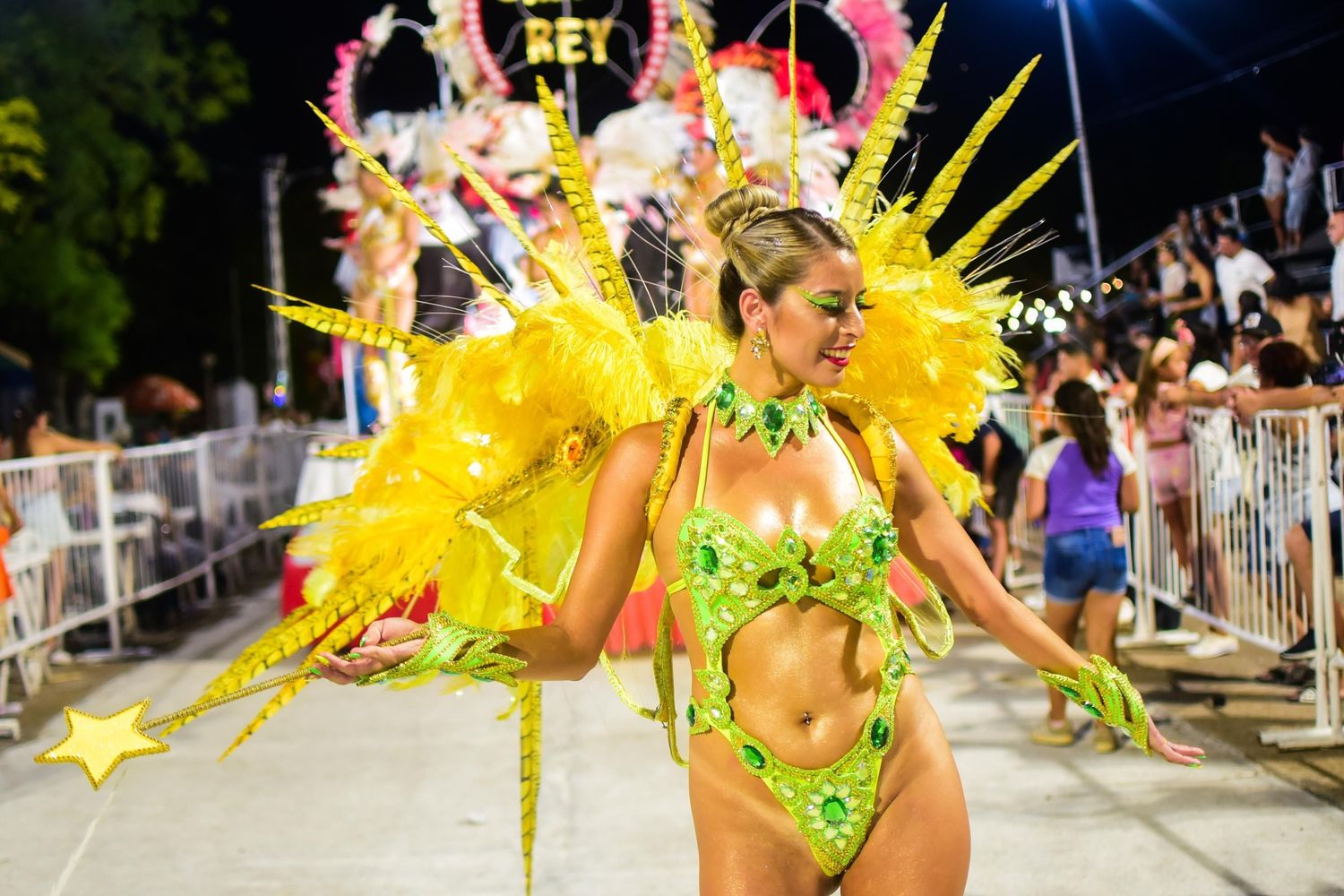 Victoria celebró con esplendor la tercera noche de carnaval