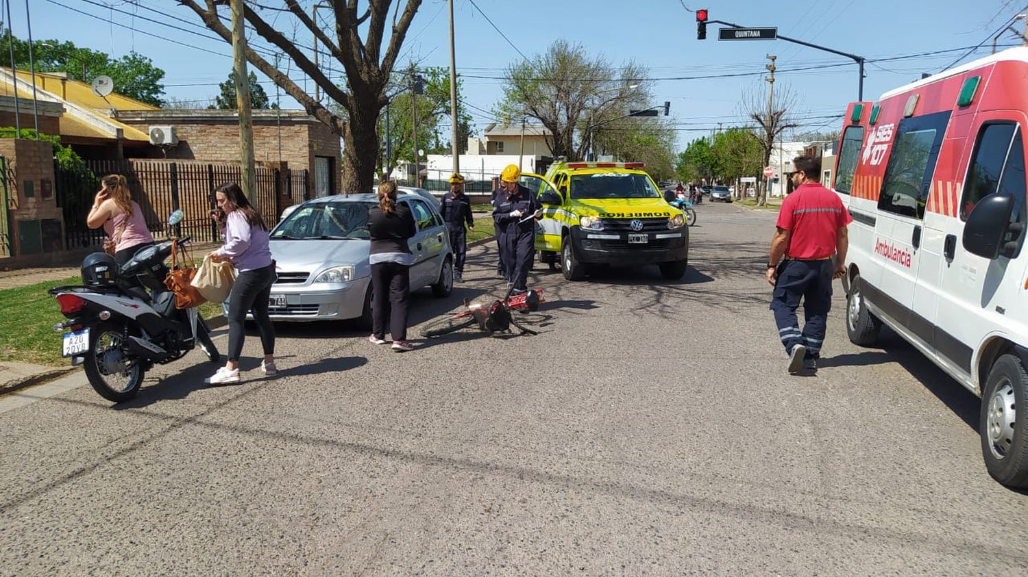 Siniestro vial en Castelli entre Quintana y Vélez Sarsfield.