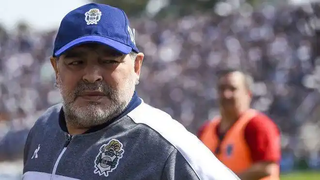 Reapareció Maradona