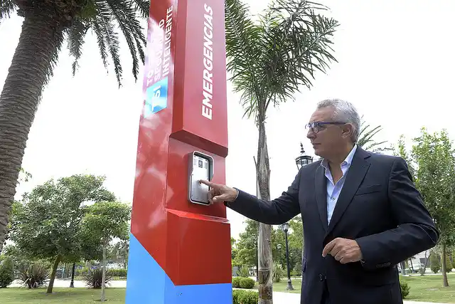 Tigre: Julio Zamora presentó nuevos Tótems de Seguridad Inteligente para espacios públicos