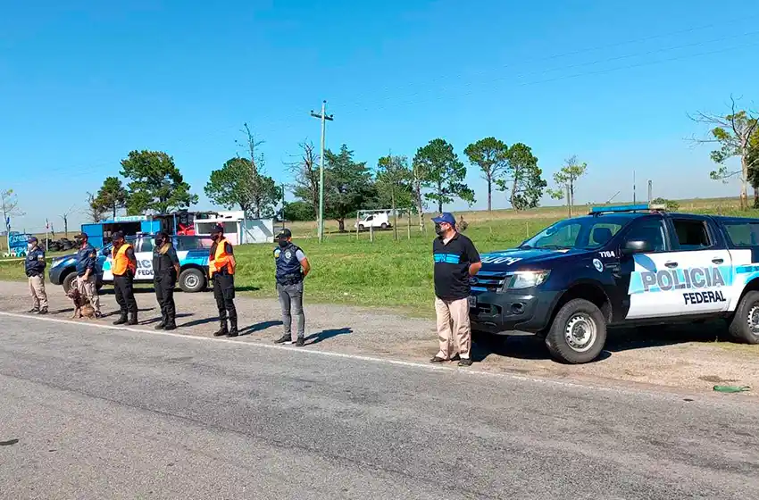 Gran despliegue de la Policía Federal en ruta 11