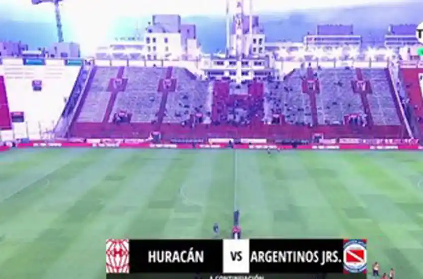 Un impactante rayo asustó a todo Parque Patricios