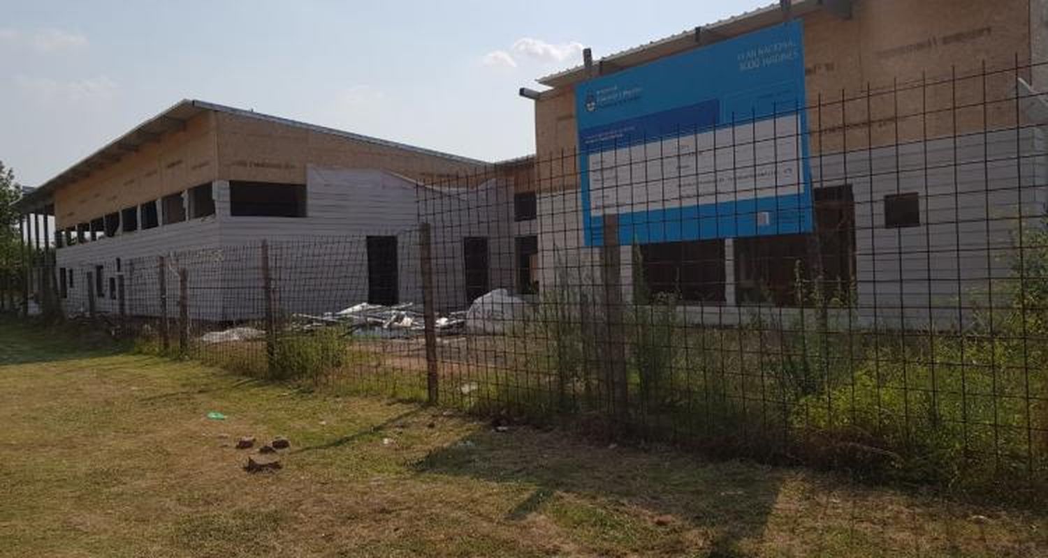 Stolbizer denunció a Macri por los jardines sin terminar, entre ellos el de la excancha de Banfield