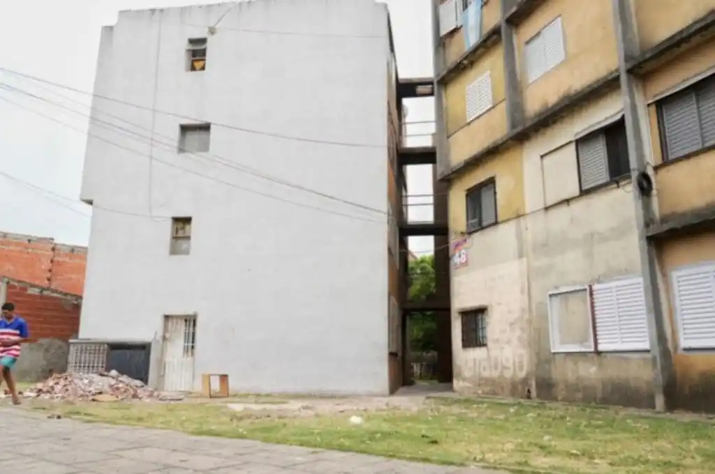 Incendio fatal en Rosario: una mujer murió tras prenderse fuego su vivienda