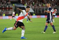River goleó a Gimnasia y llega entonado al Superclásico