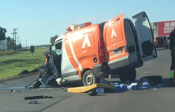 Denuncian que camioneta de Seguridad Vial, que chocó, llevaba boletas de Scioli