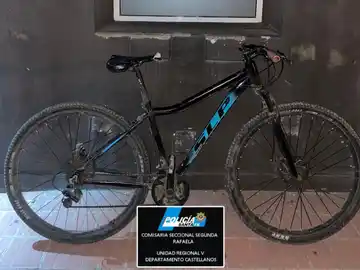 Encontraron una bicicleta abandonada en Bv. Roca y buscan a su dueño
