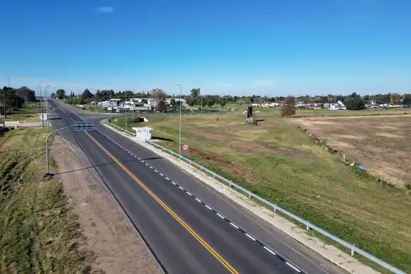 Kicillof en Rojas: inauguró la obra de repavimentación de la Ruta Provincial N° 31