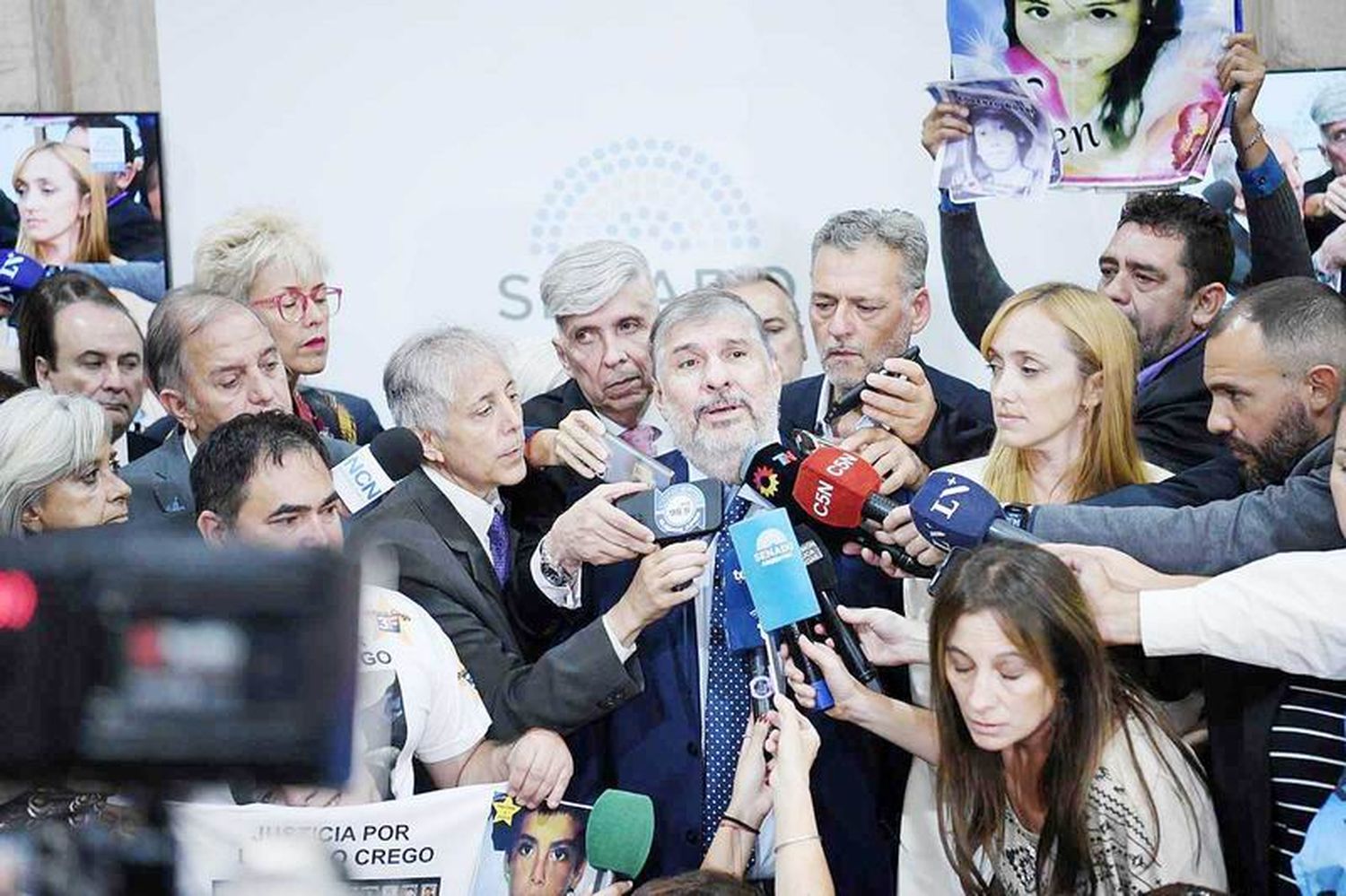 Sin quórum: el escándalo en el Senado 
adelantó la pelea por el control del recinto