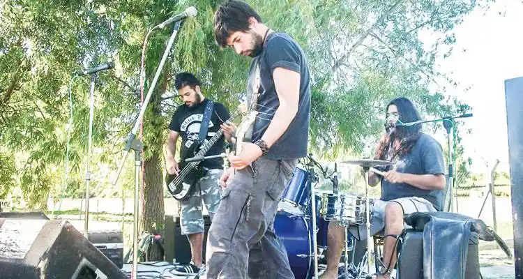 Octubre de rock, clown y literatura  en San Pedro