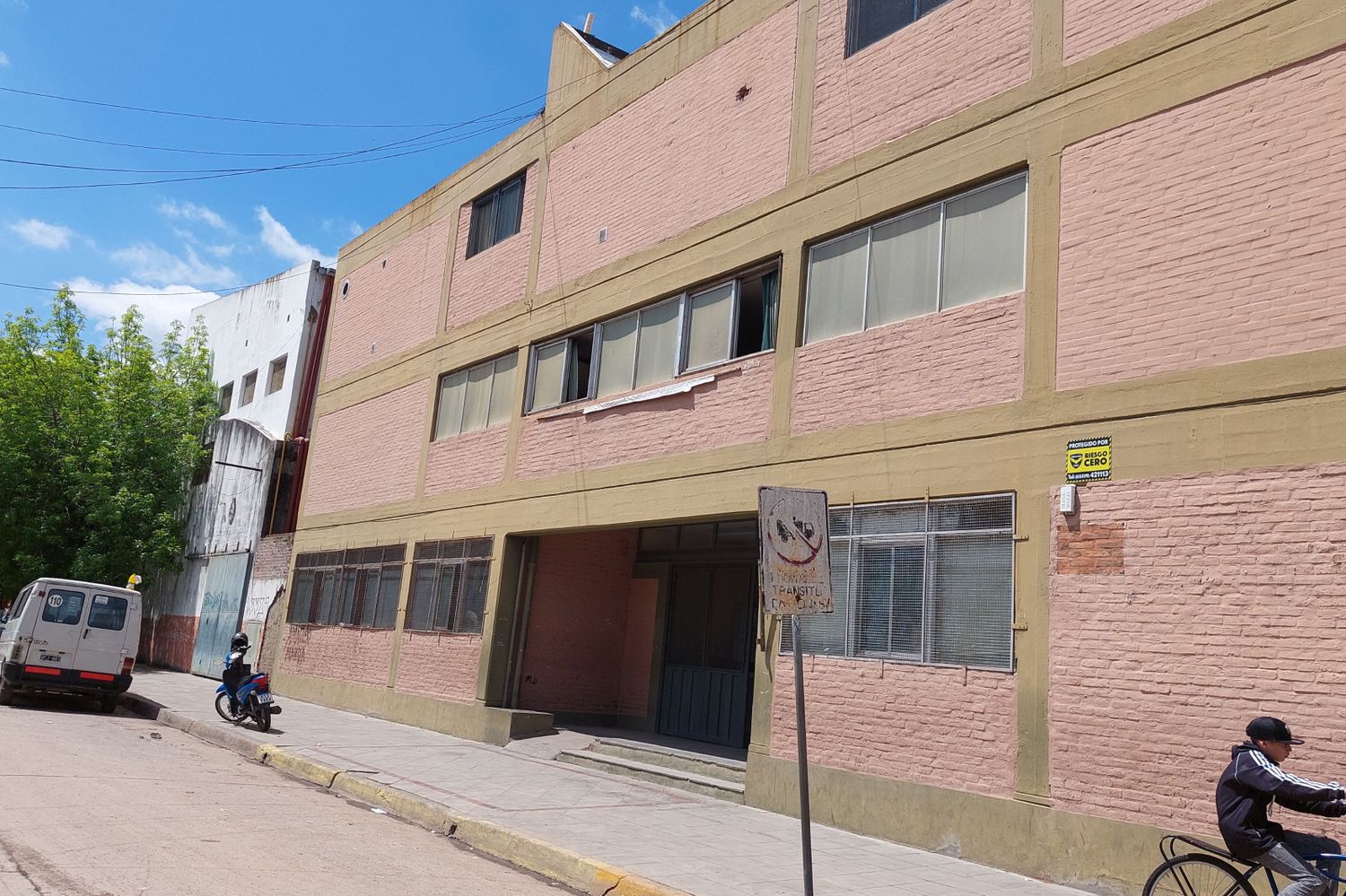 Cada escuela informará a las familias acerca de cómo afectan las medidas de fuerza a su jornada educativa.