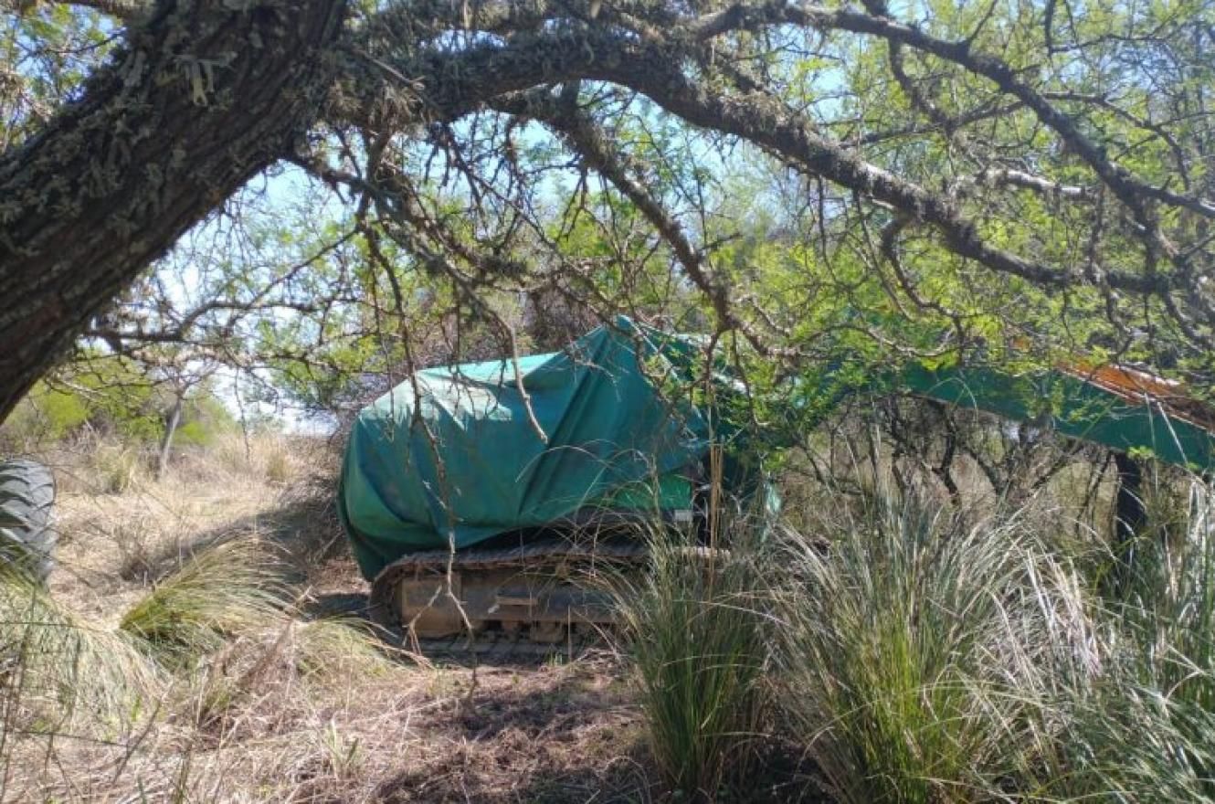 Hallaron máquinas para construir terraplenes escondidas en el Delta