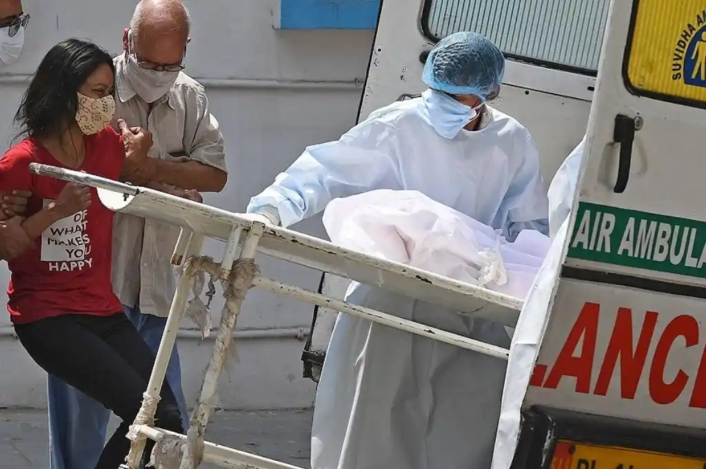 India registró nuevos récords de muertes y contagios