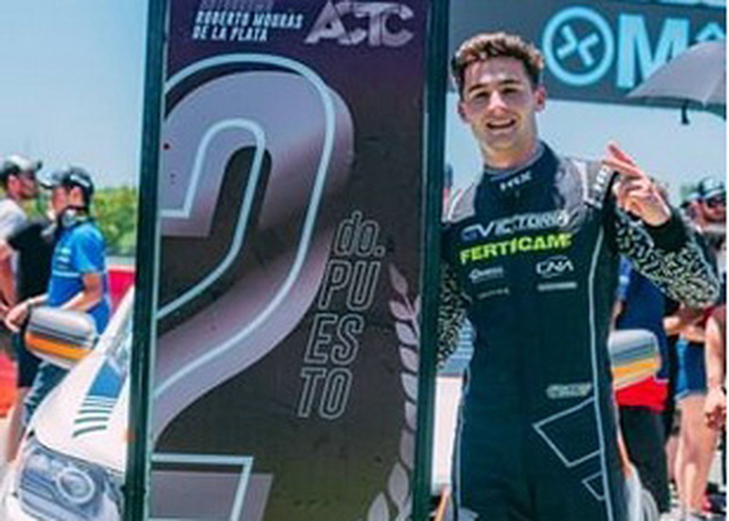 Broche final. Marcos Castro fue segundo, a 0.535 con la Nissan, en La Plata, pasó a la historia como el primer