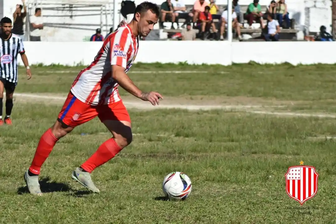Libertad enfrenta a Achirense en el estadio de San Lorenzo de Villa Adela