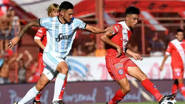 En un partido intenso, Argentinos y Atlético empataron 2-2