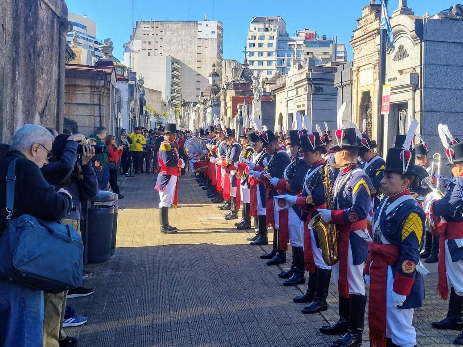 La Banda de Música del Regimiento Patricios tocando el Himno.