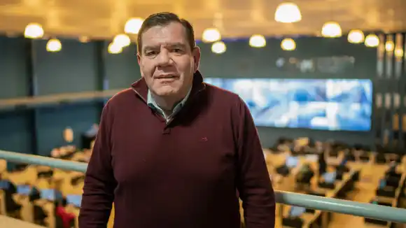 El intendente de General Pueyrredon, Guillermo Montenegro, se bajó el sueldo un 30%