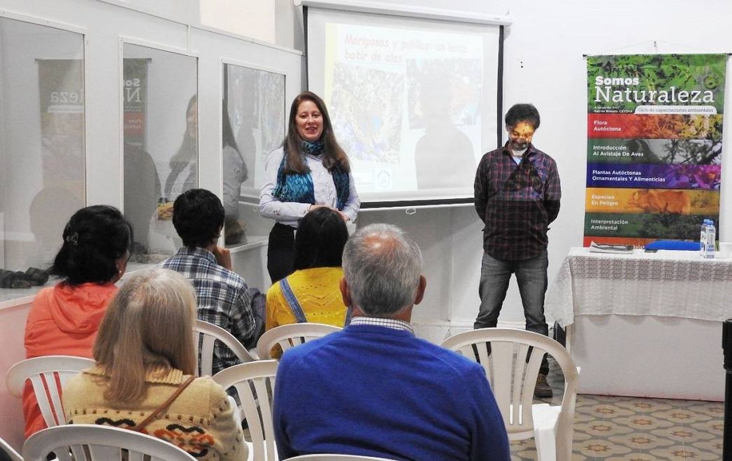 Con una primicia se desarrolló con éxito la charla de mariposas y polillas