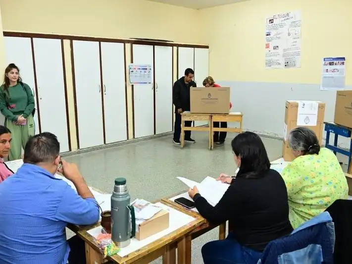 “Las 265 escuelas recibieron a los electores para
votar en paz, libertad y sin violencia política”