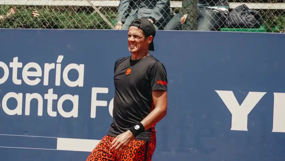 Coria no pudo aguantar el dolor y terminó abandonando su partido.