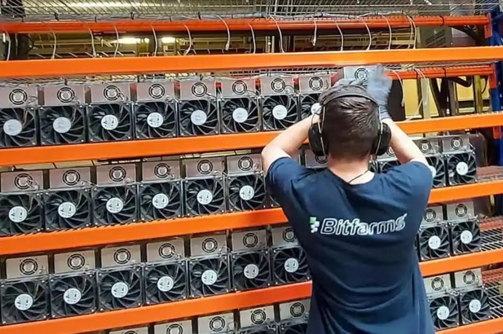 Empresa canadiense construirá una megagranja para minar bitcoins en Argentina