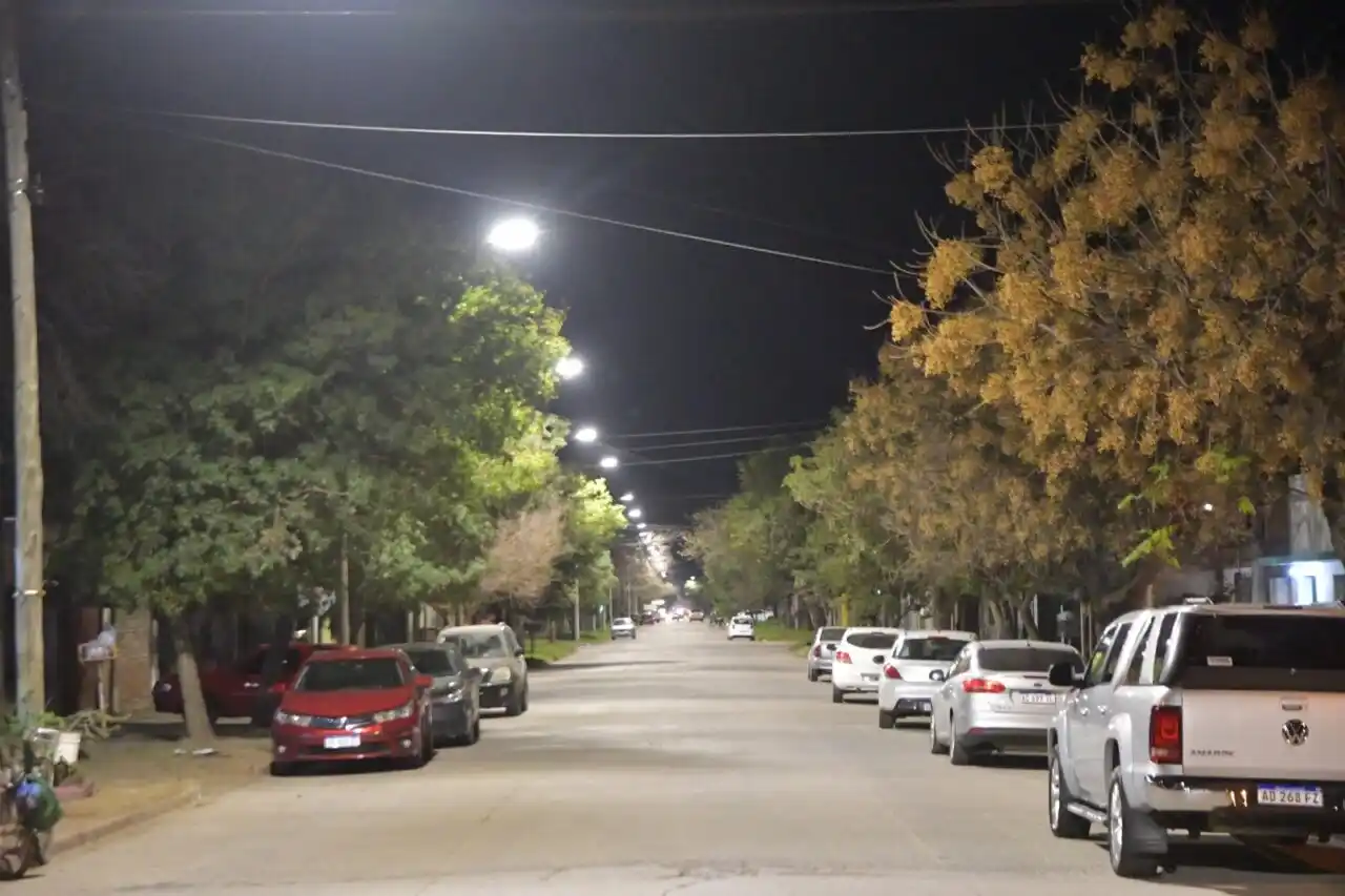 Inauguraron luces led en Avenida Presidente Perón y Plaza Estrada