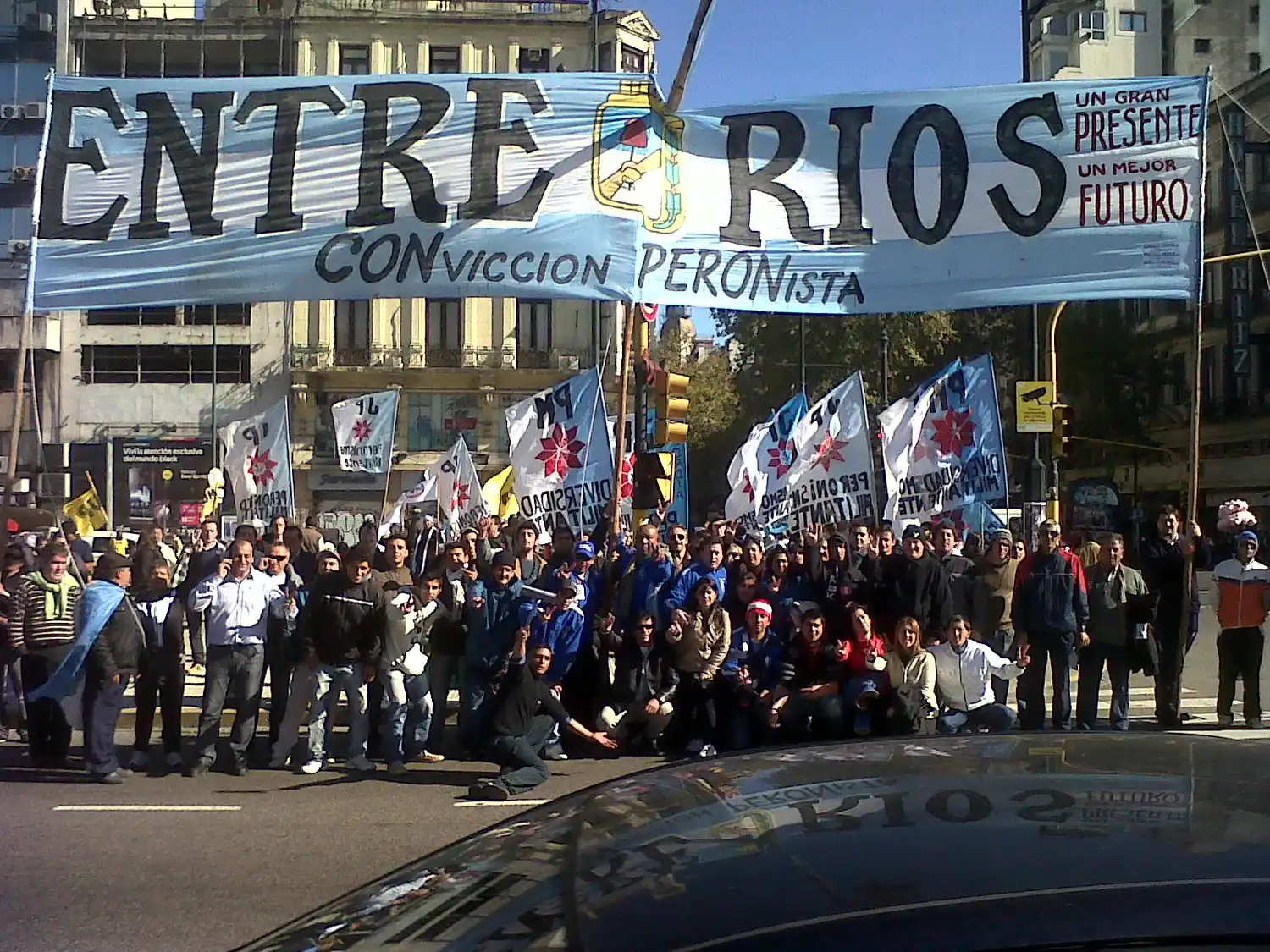 La militancia entrerriana participa en el acto en Plaza de Mayo