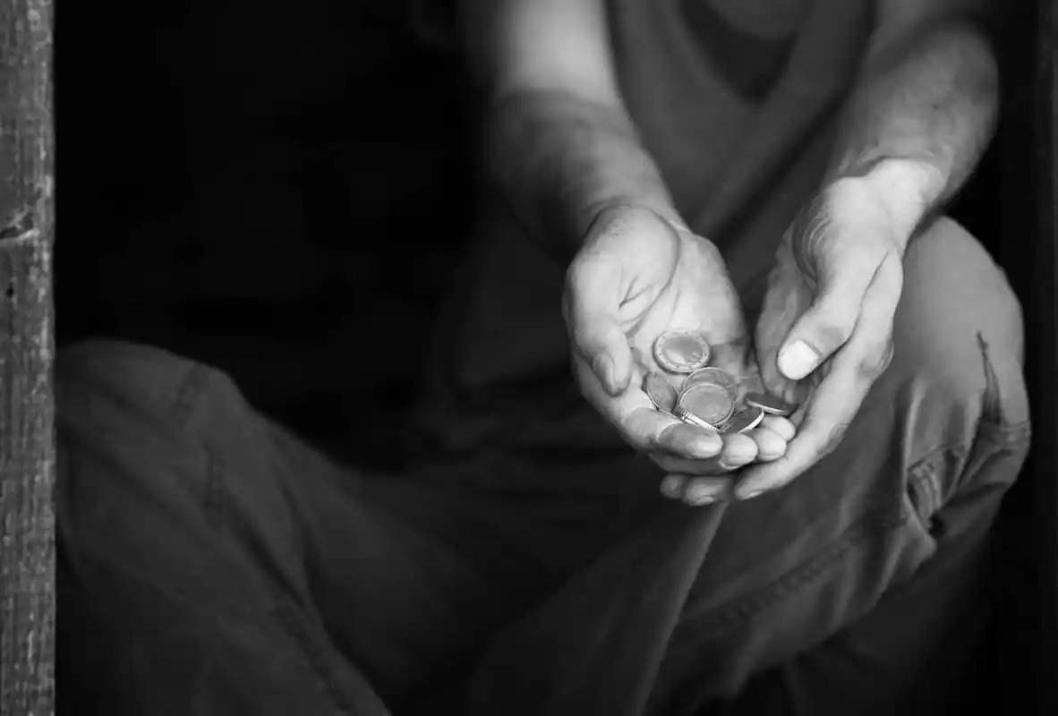 Lo que consumimos no está caro; somos pobres