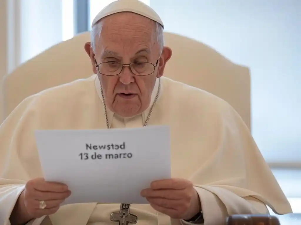 Santoral. Francisco, leyendo el Santoral del 13 de marzo.