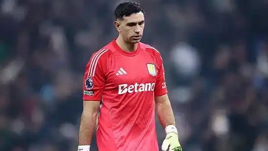 Emiliano Martínez, arquero del Aston Villa.